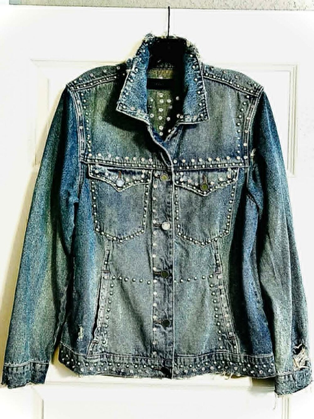 NWT BLANK NYC Pearl Rhinestone Studded Denim Jean Jacket Distressed Faded Blue L - Picture 3 of 8
